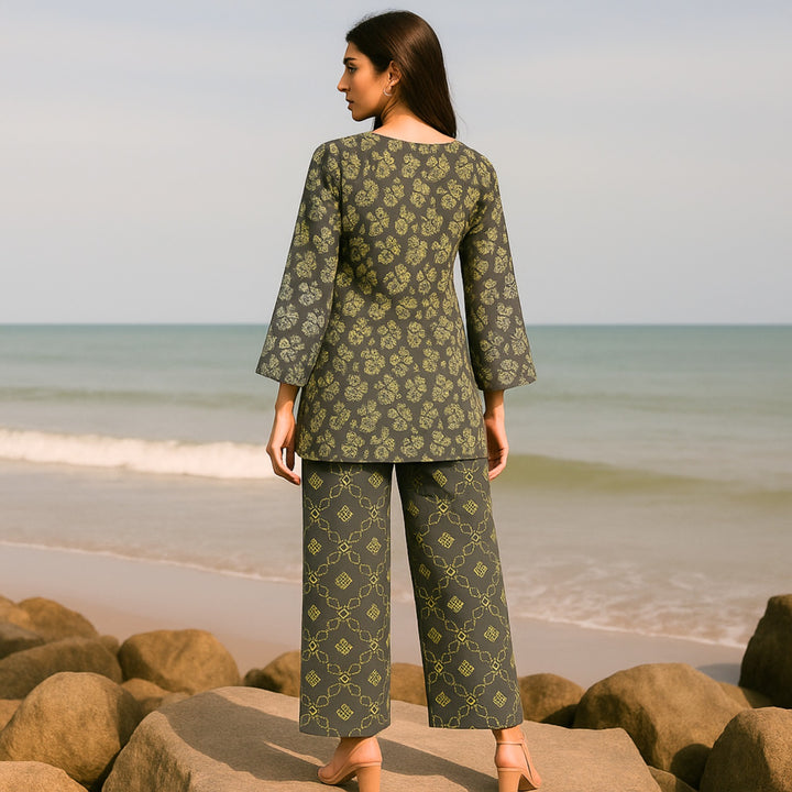 ALGOZA Printed imported lawn Suit - unstitched 2PC D116