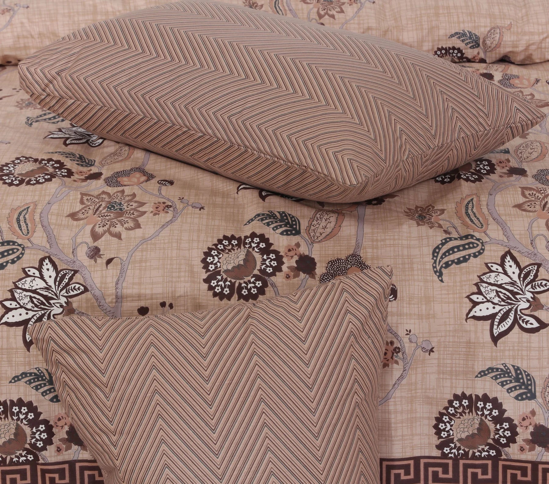 YARAS WINTER COMFORTER SET- 6 PCS (PREMIUM)