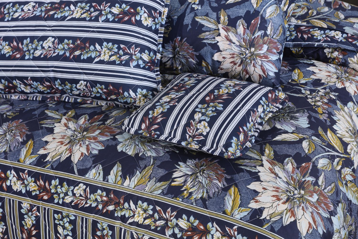 LATER  COMFORTER SET- 7 PCS