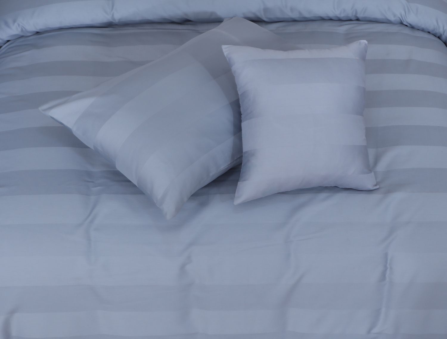 WIDE STRIPES SILVER  BEDSHEET SET - 6 PCS (SATIN)