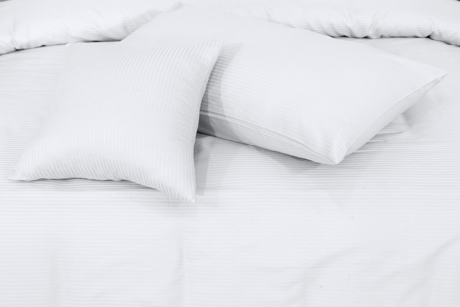 SMALL STRIPES WHITE BEDSHEET SET - 6 PCS (SATIN)
