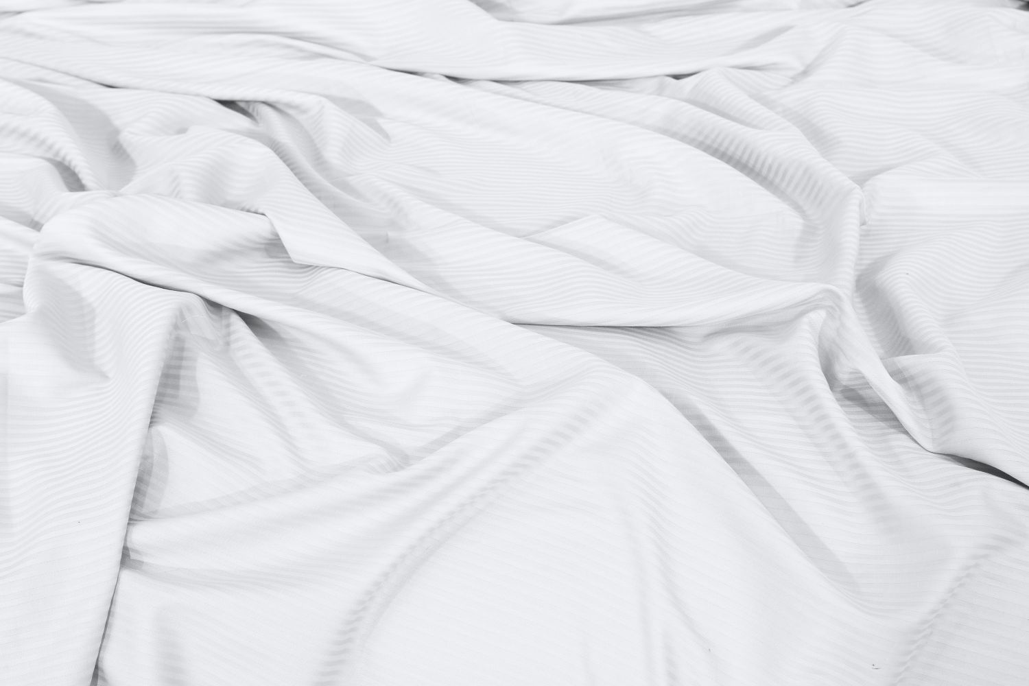 SMALL STRIPES WHITE BEDSHEET SET - 6 PCS (SATIN)