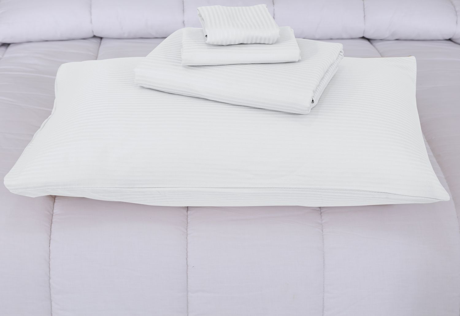 SMALL STRIPES WHITE BEDSHEET SET - 6 PCS (SATIN)
