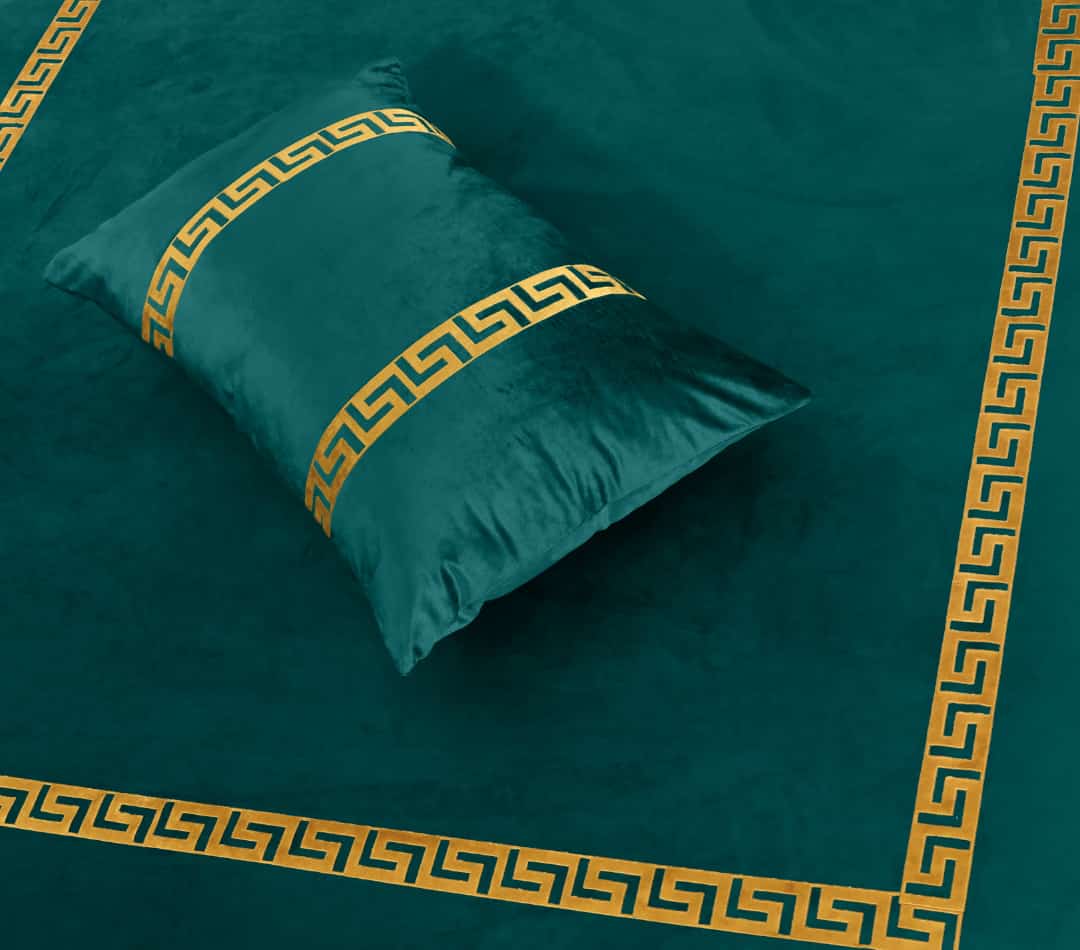 GREEN VELVET BEDSHEET SET - 3 PCS
