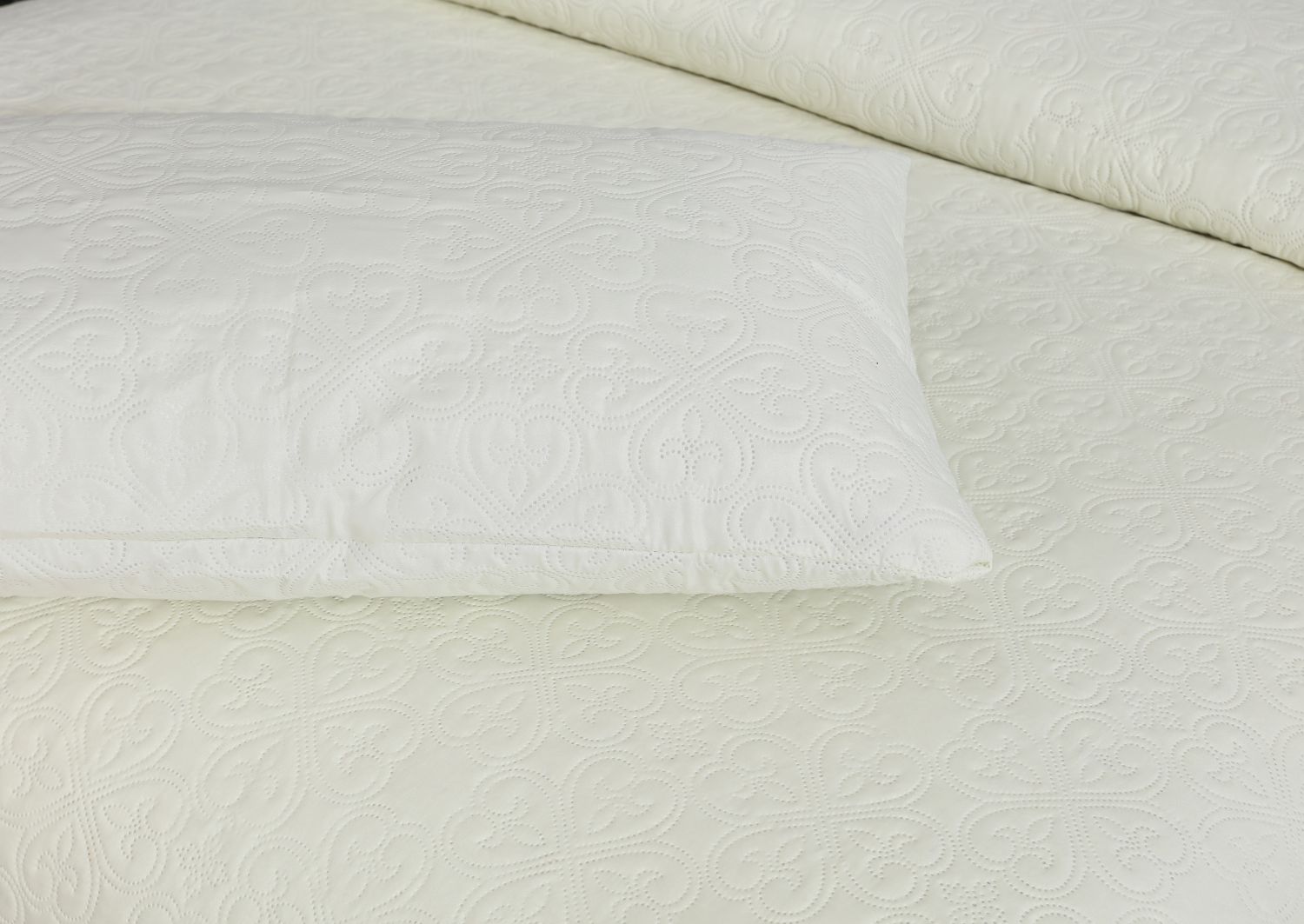 OFF WHITE BEDSPREAD SET - 3 PCS (PREMIUM)